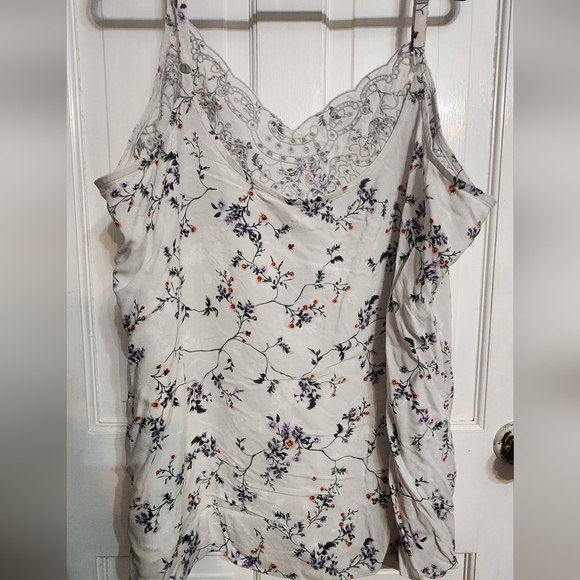Torrid White and Black Floral Tank Top - Picture 7 of 9